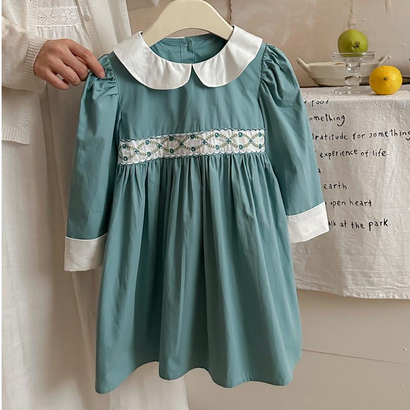Frühling 2026 Mädchen Langarm Kleid mit Puppenkragen: Französisches Rattan, Florale Stickerei, Colorblocking, Reine Baumwolle, Süßer Prinzessinnen-Stil