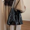 Einfarbige Lackleder Damen Mode Schultertasche Damen Schlichte Luxus Handtasche Geldbörse Lässige Reise Shopping Tragetaschen KTY