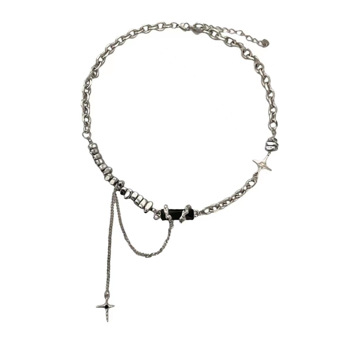 

Sweet and cool wind star light black zircon necklace summer high-end niche design collarbone chain year neck chain
