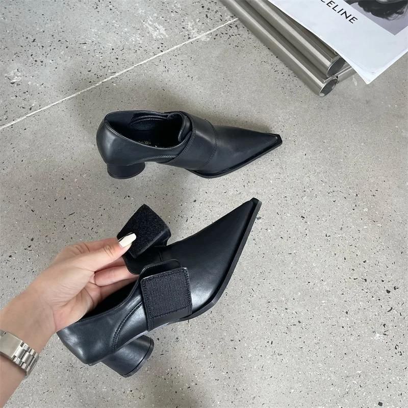 2025 New Dress Office Women Pumps Spring Summer Mature Retro PU Leather Fashion Chain Pointed Toe Thick Heels Shoes Woman