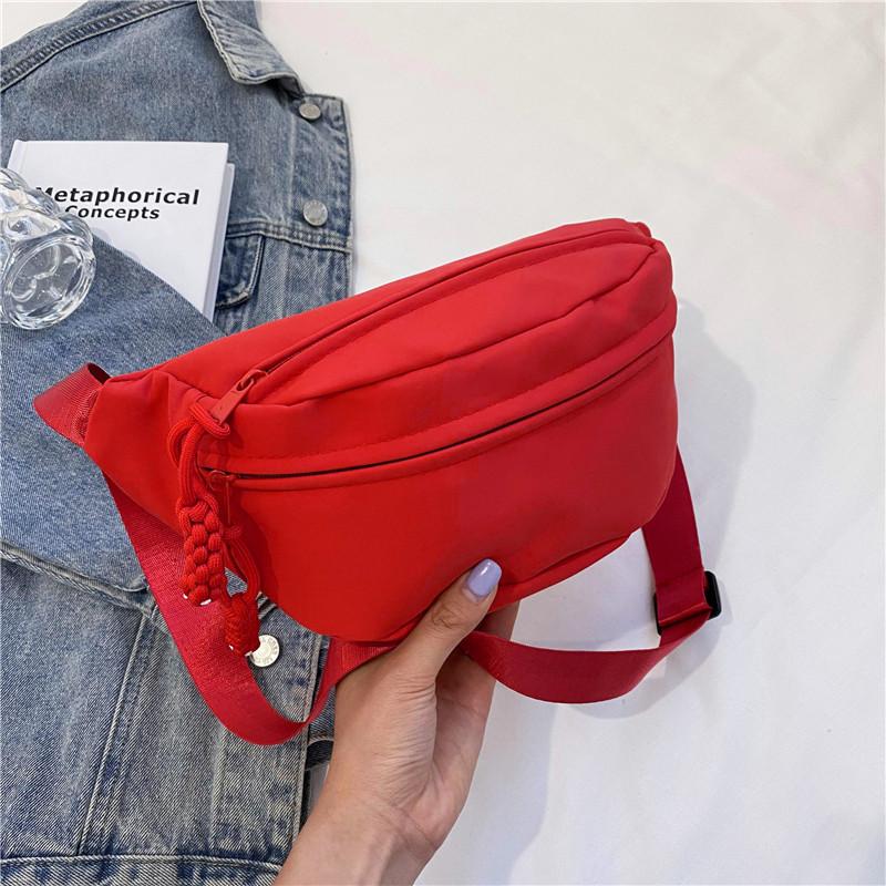 Women's bags are popular today, bags, breast bags, new single-piece messenger bags, trendy fashion fanny packs.