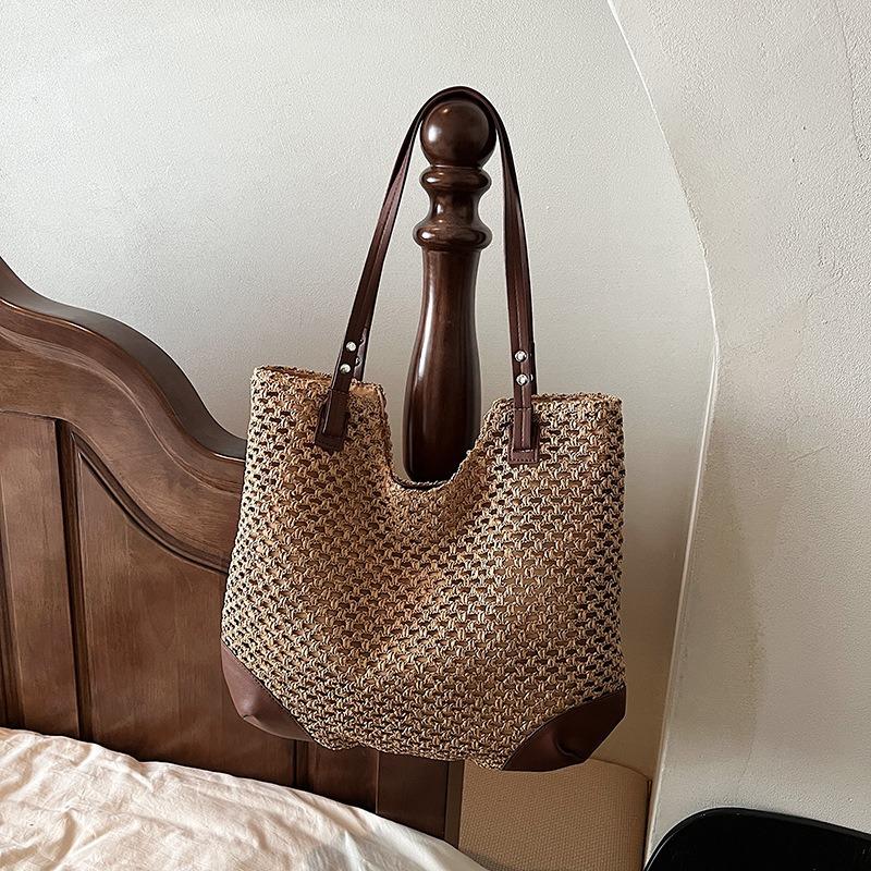 Popular Women's Bags, Contrasting Colors, Fur, Straw Woven Bags, Women's Large-capacity Underarm Shoulder Bags, Seaside Vacation Beach Handbags