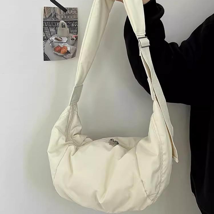 Wind Messenger Bag Women's Large-capacity Dumpling Bag Pleated Casual Simple Versatile Shoulder Bag