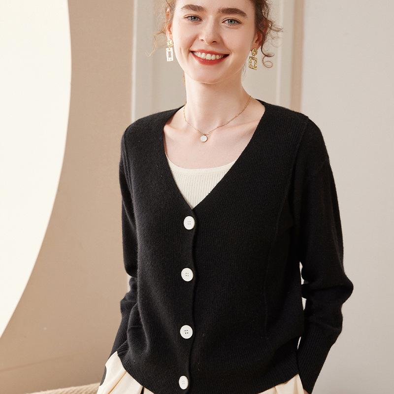 Women's V-Neck Cashmere Cardigan - Fine Knit Long Sleeve Outerwear for Spring/Autumn