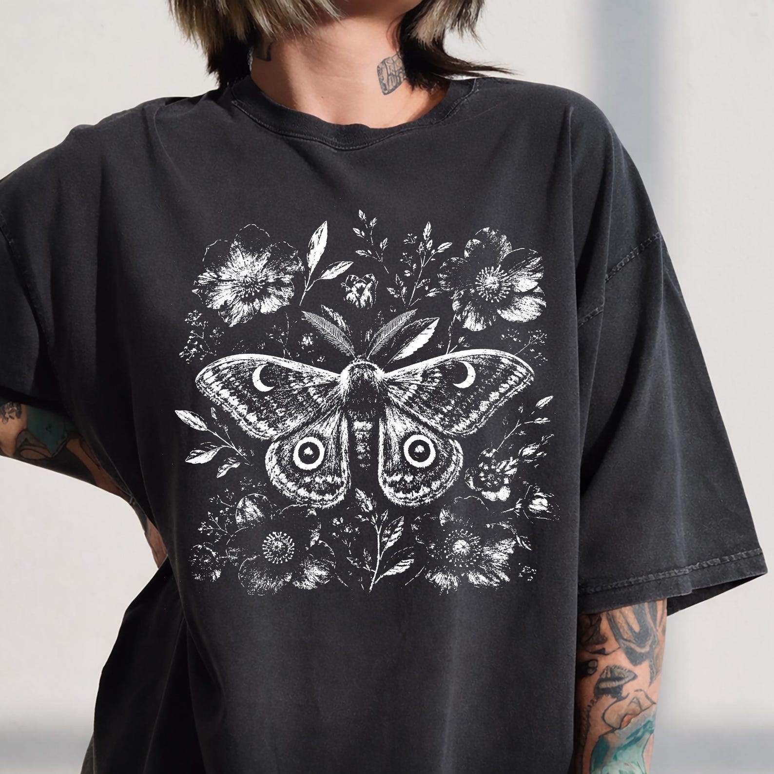 Comfort Colors Moth Shirt, Gothic Floral Graphic Tee, Retro Boho Nature T-Shirt 3XL