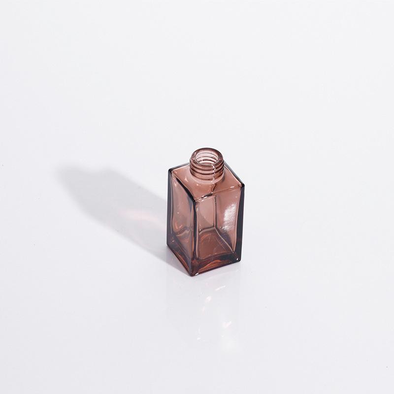 Square Glass Aroma Diffuser Bottle, Frosted 100ml, High-Quality Empty Bottle for Hotel Fragrances.