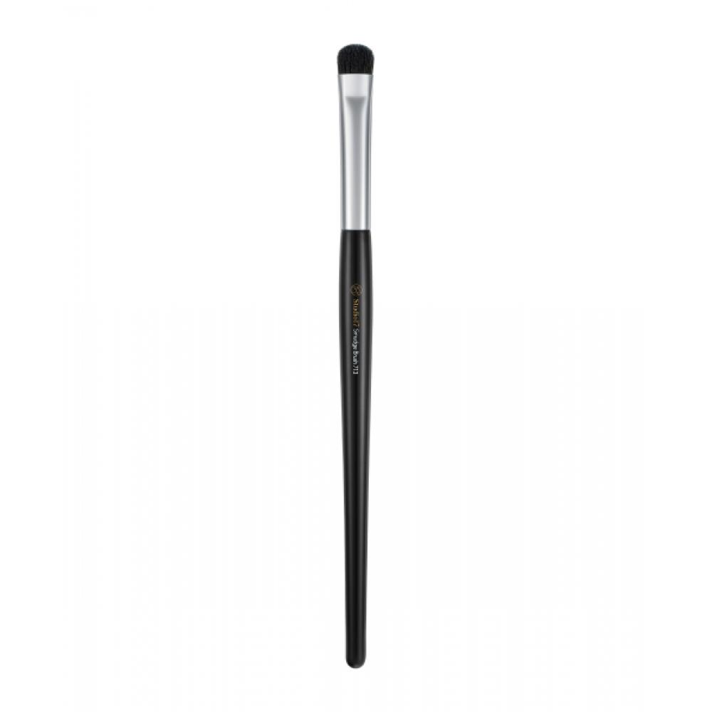

Studio17 Point Eye Smudge Brush 713 ST17 point eye smudge brush