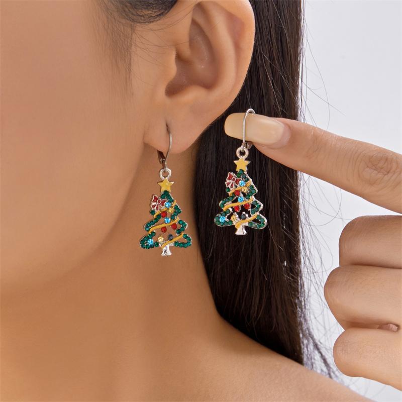 New Trendy Crystal Zircon Christmas Tree Drop Earrings for Women Shiny Rhinestone Creative Xmas Tree Earrings Party Jewelry Gift