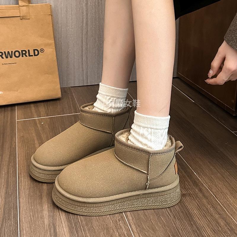 Thick-soled snow boots for women, winter waterproof short snow boots, piled and thickened outer cotton shoes for women