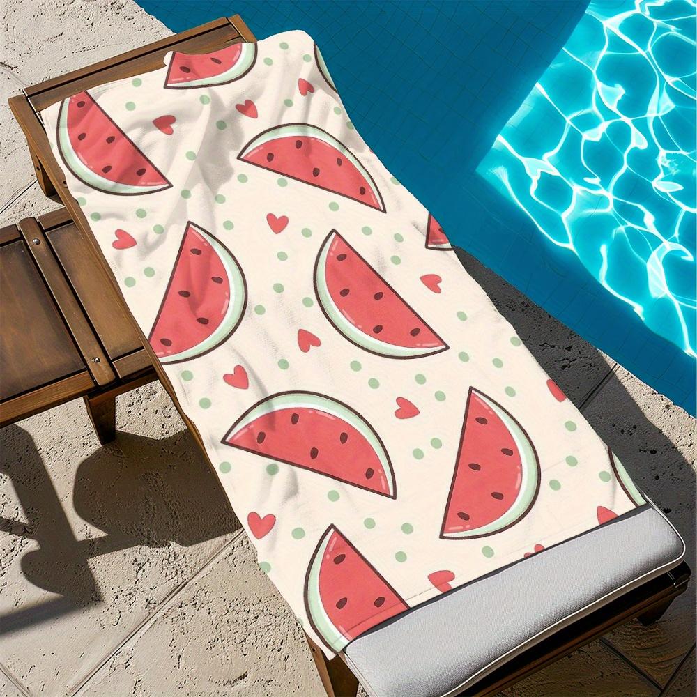 Una Toalla de Playa de Microfibra con Diseño de Sandía, Perfecta para Disfrutar del Verano Junto al Océano, Moderna y Muy Absorbente
