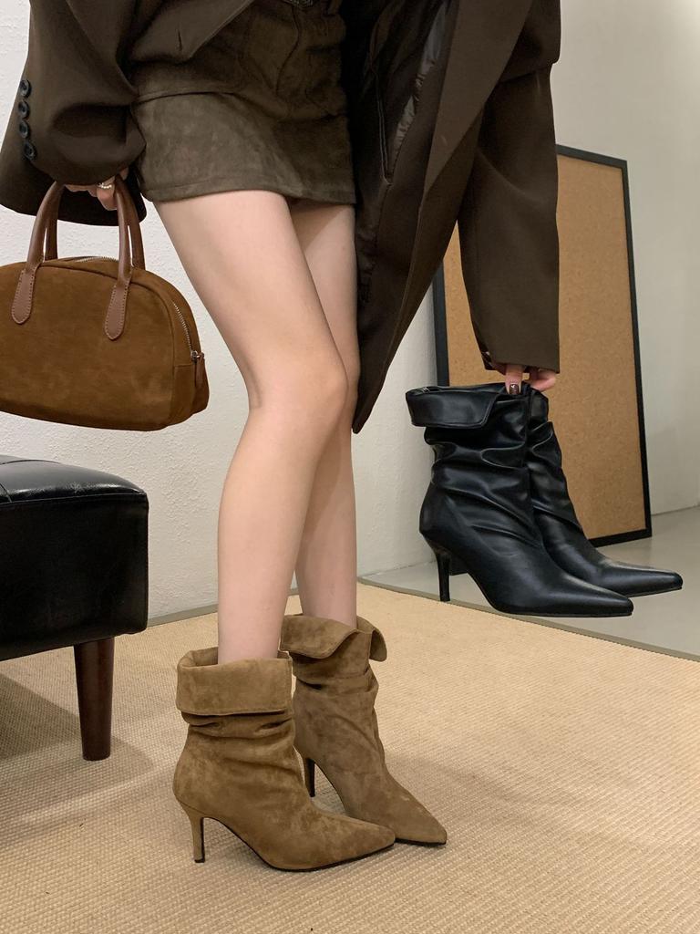 2025 Herbst und Winter neue Mode vielseitige Retro Stiefeletten koreanische Version Stiletto Schaft Stiefeletten plissierte Martin Stiefel