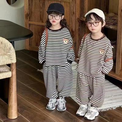 Kinder Frühling und Herbst Niedlicher Gestreifter Anzug Rundhals Bär Langarm Oberteil + Jogginghose Zweiteiliges Set