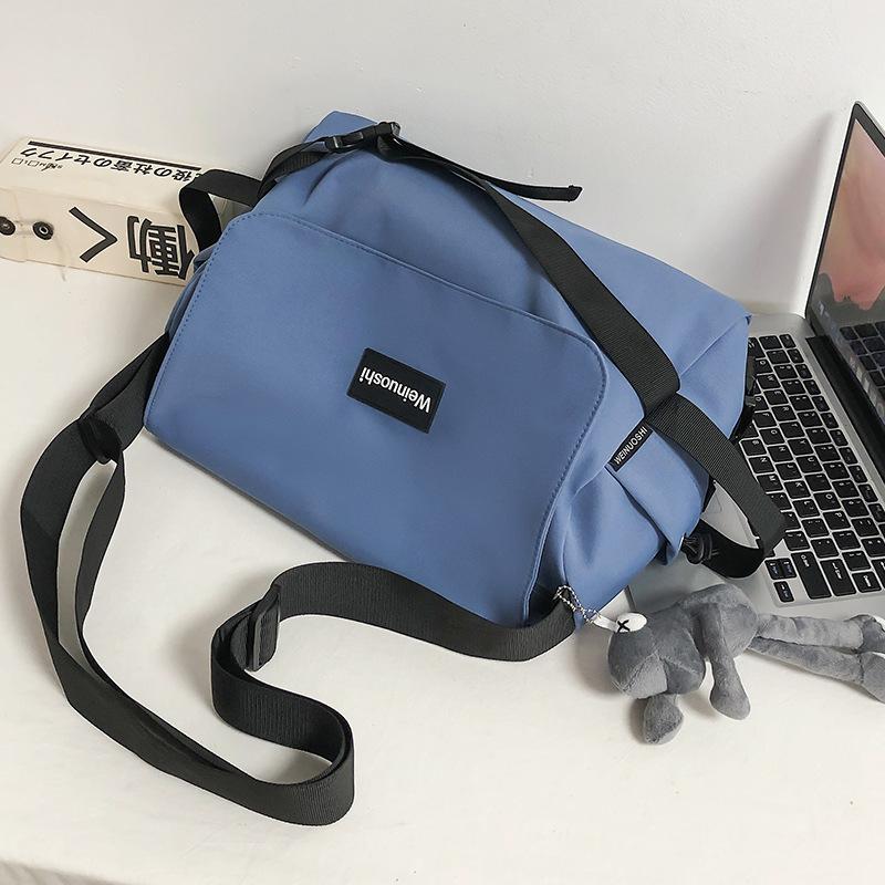 Summer Women's Bags  Large Capacity  Women's Commuting Men's Trendy Postman Plaid  One Shoulder Crossbody Bag