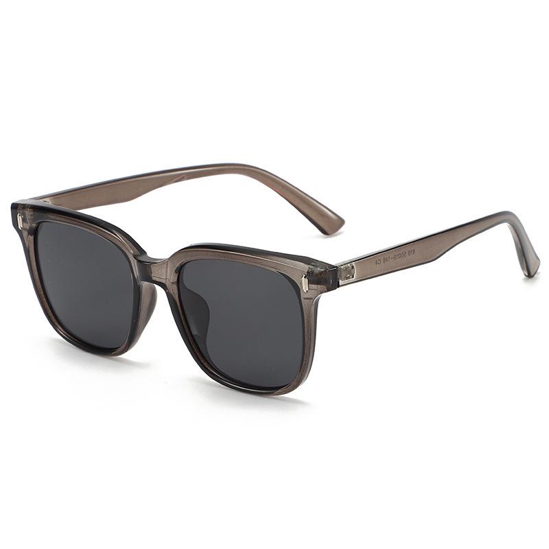 Women's Retro Small Frame Polarized Sunglasses - High-End Design, Slimming Effect, Ideal for Driving and Students