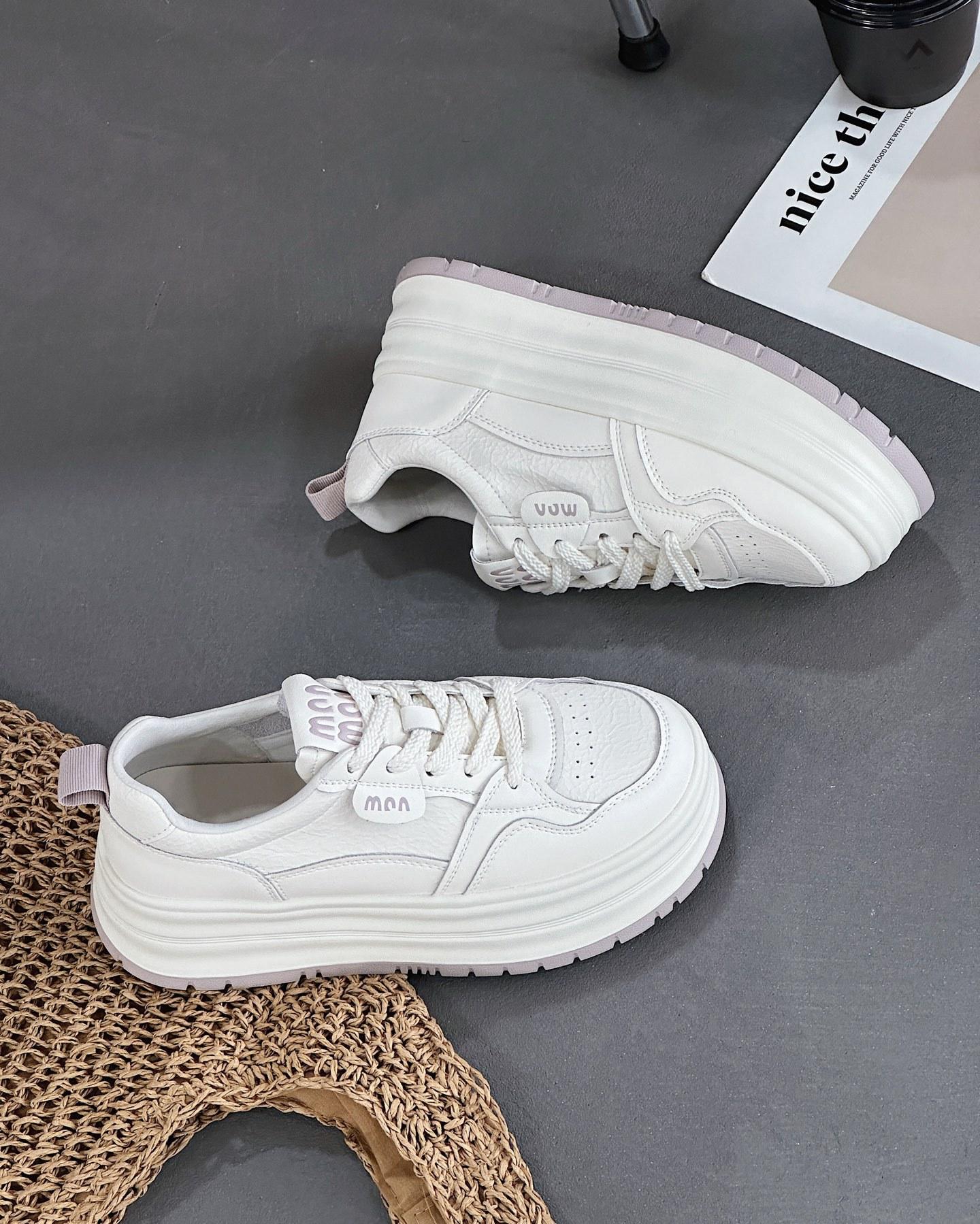 

Leather lightweight round head lace-up board shoes women s 2025 spring new versatile fashion muffin platform casual white shoes 35