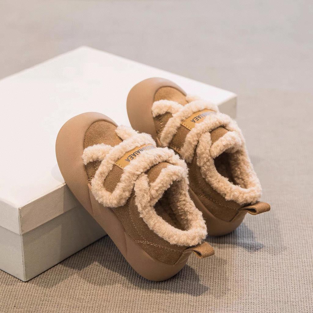 Mokassins mit dicker Sohle im amerikanischen Stil für Kinder, Winter-Fleece-gefütterte neue warme Pelzschuhe für Mädchen für draußen, Schnee-Baumwollschuhe