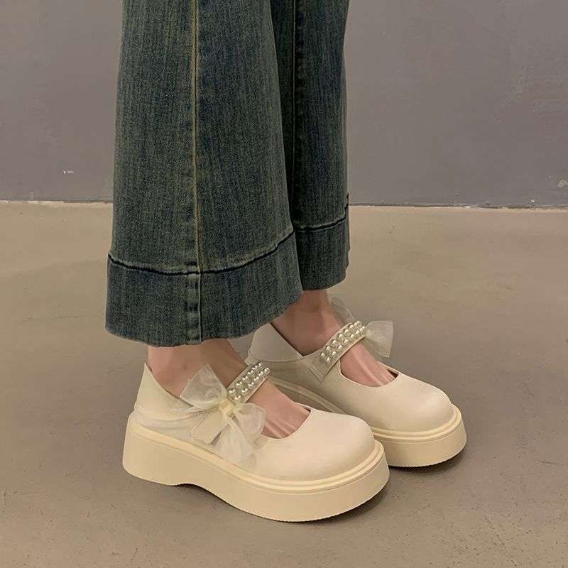 Mary Jane small leather shoes women's spring 2025 new fashion pearl with skirt fairy style one-word buckle strap single shoes