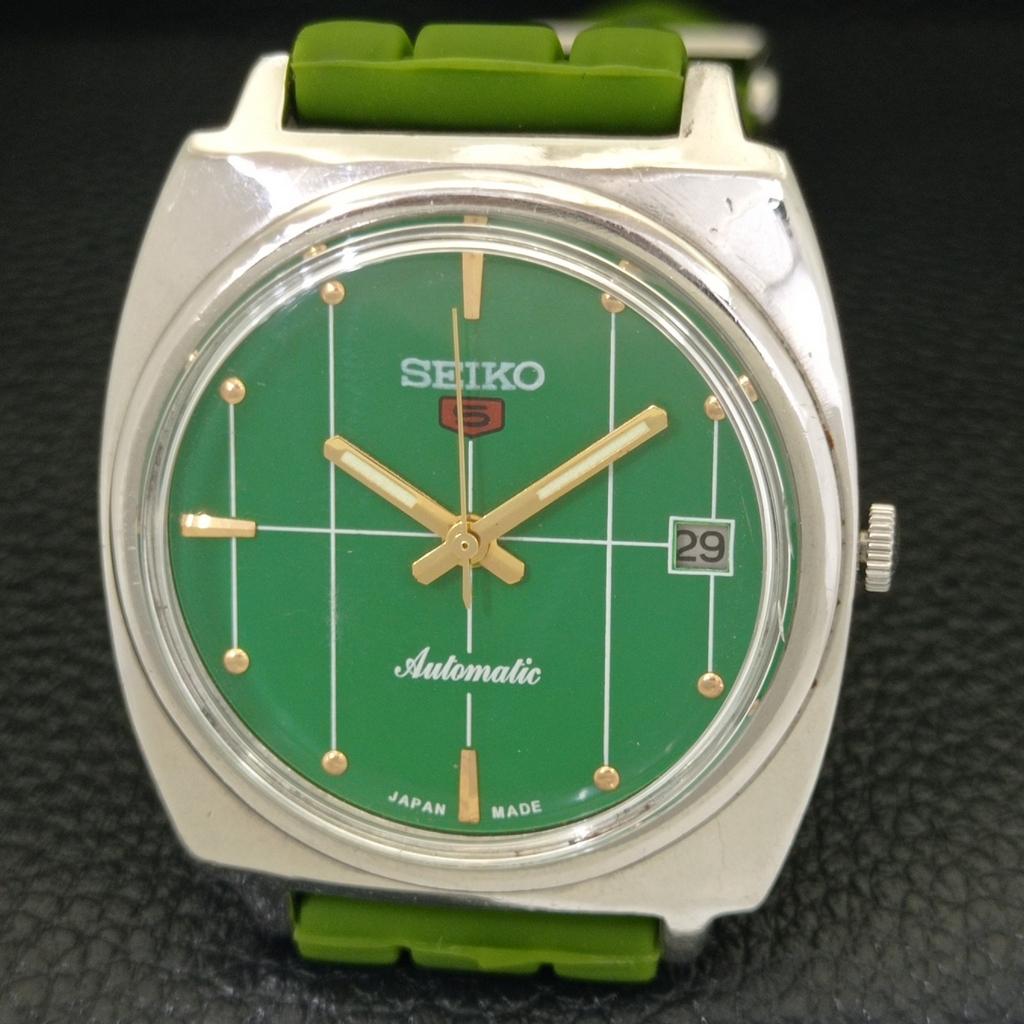 SEIKO 5 AUTOMATIC VINTAGE 7005A JAPAN MENS GREEN COLOR DIAL WATCH a702305-5