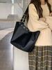 Large Capacity Punk Locomotive Style PU Leather Women's Shoulder Bag Fashi Rivets Ladies Handbag Versatile Female Tote Bag