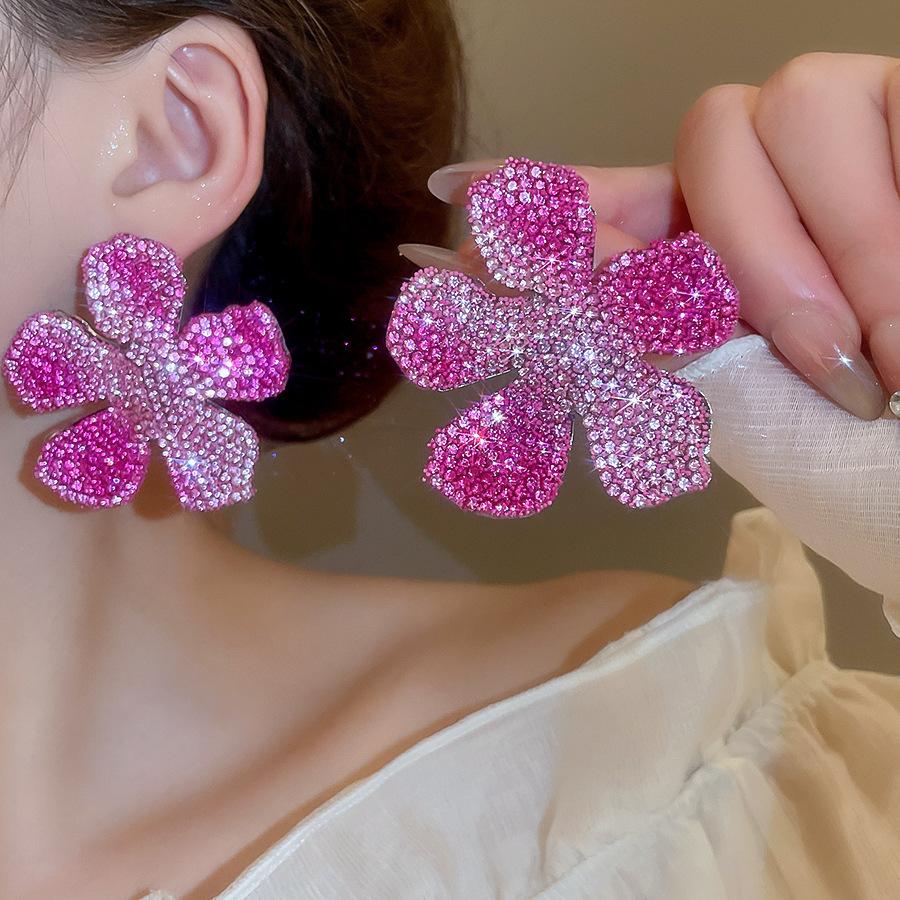Diamond studded Flower Earrings New Fashionable Elegant Noble Temperament Earrings Luxurious and High-end Earrings