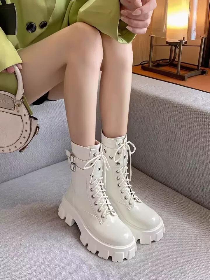 

Те же ботинки Мартин, что и у Ли Чжибы, для женской коллекции 2025 года, новые короткие ультралегкие ботинки-локомотивы, женские белые ботинки на средней подошве 40