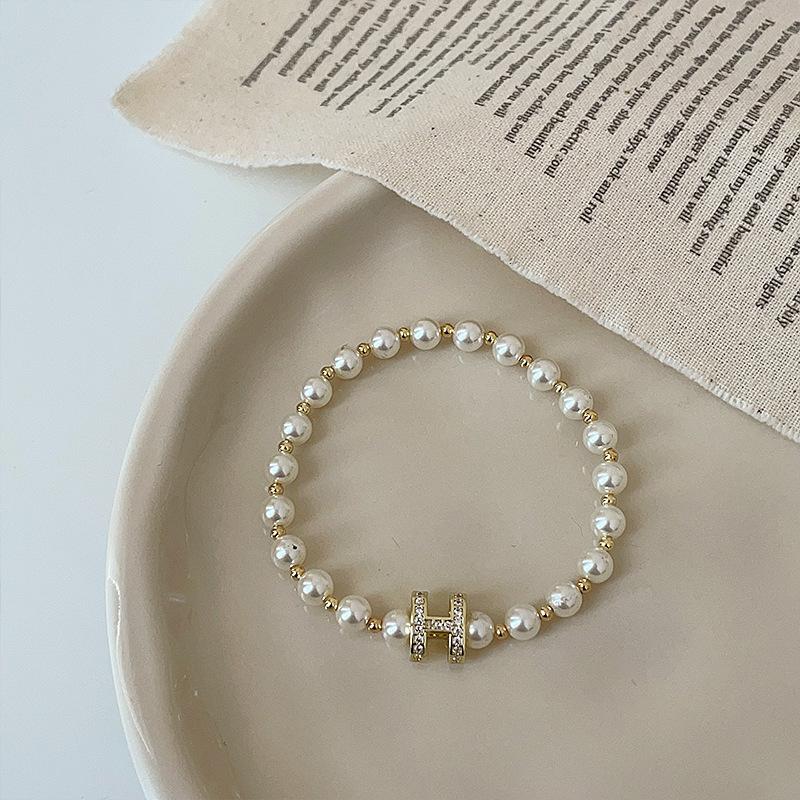 Letter Pearl Beaded Bracelet Women'S French Retro Light Luxury Elegant Personality High Fashion Versatile Bracelet Jewelry