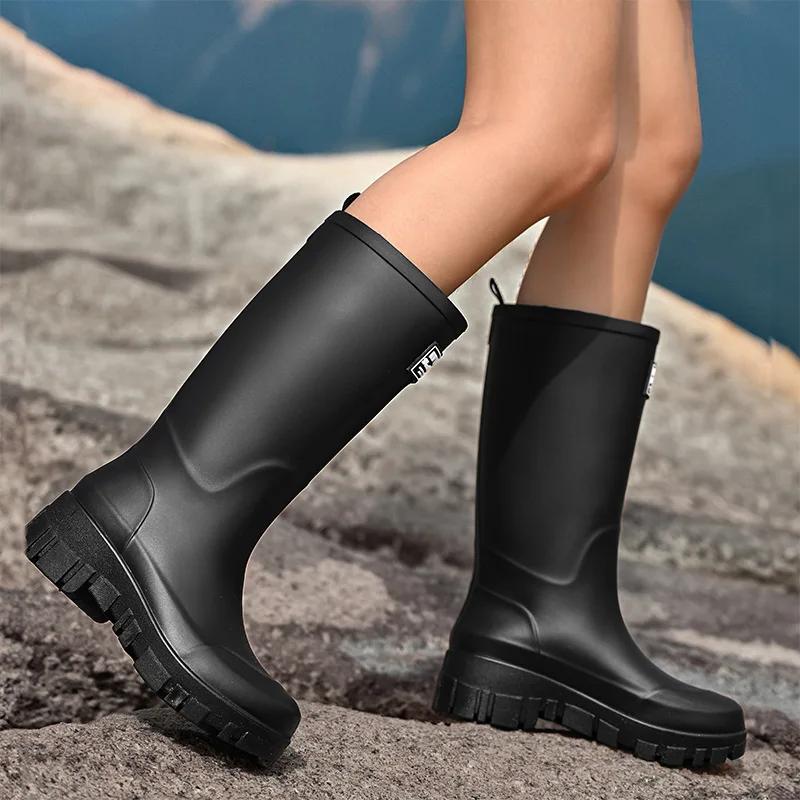 Modische Damen-Regenstiefel Dicke Sohlen Vielseitige Koreanische Version Rutschfest Abriebfest, Lässige Gummi-Outdoor-Schuhe für Erwachsene