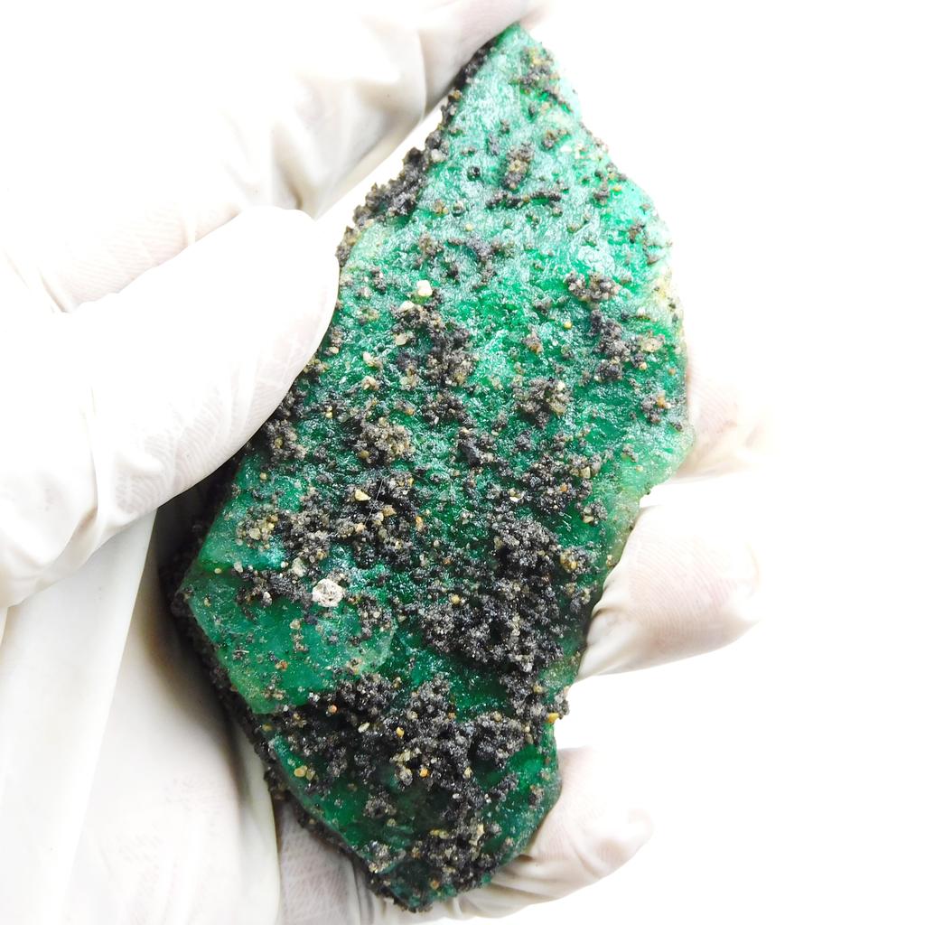 Natural Green Emerald Loose Gemstone Raw Rough 393.10 ct for Lapidary and Gem Collections