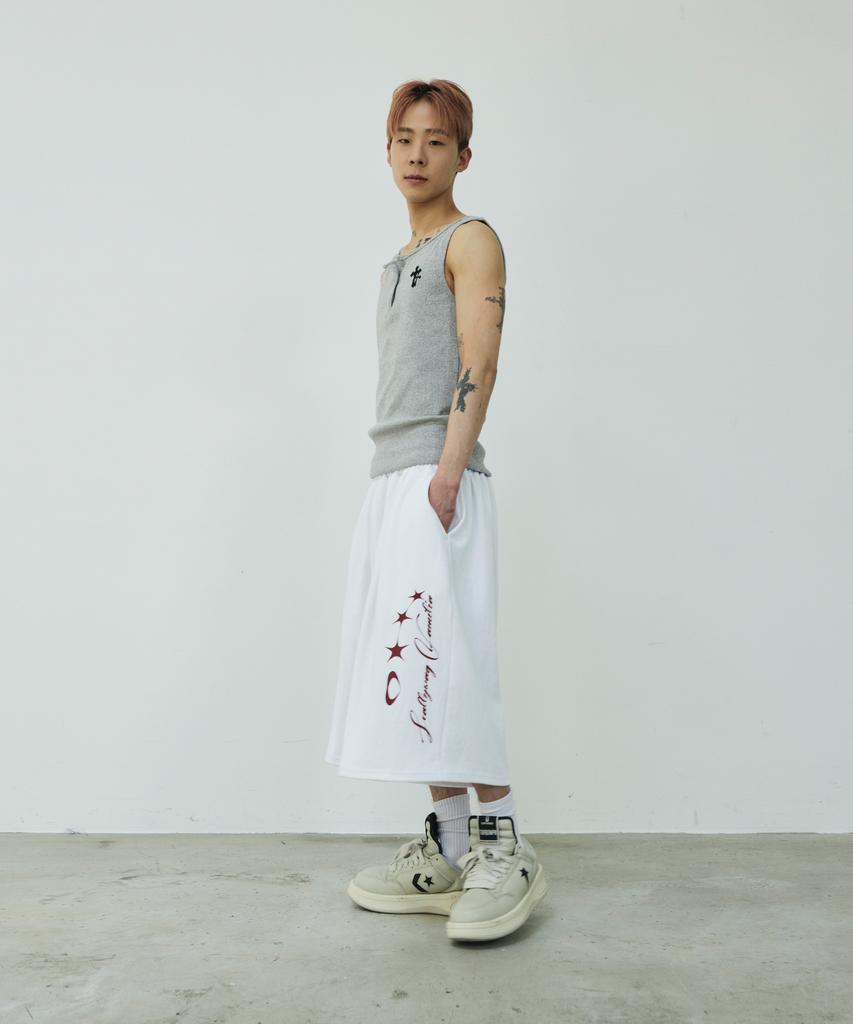 SCALLYWAG [Ryu Jeong-Ran × Skelly Wung] Side Familia Bermuda Training Shorts [White]