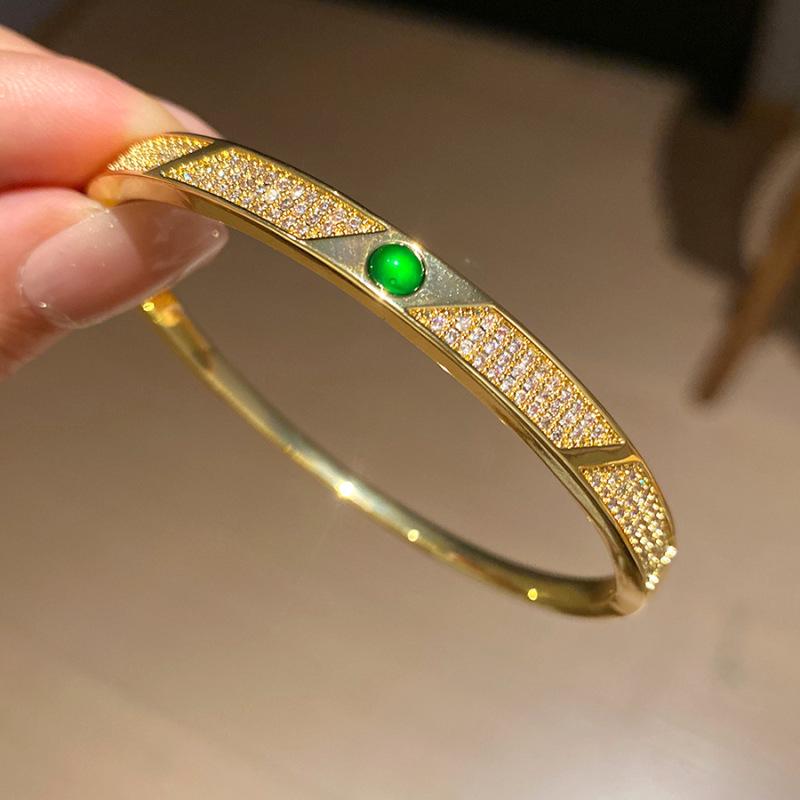 Inlaid Zircon Geometric Open Bangle - Elegant, High-End Design for Versatile Women's Fashion