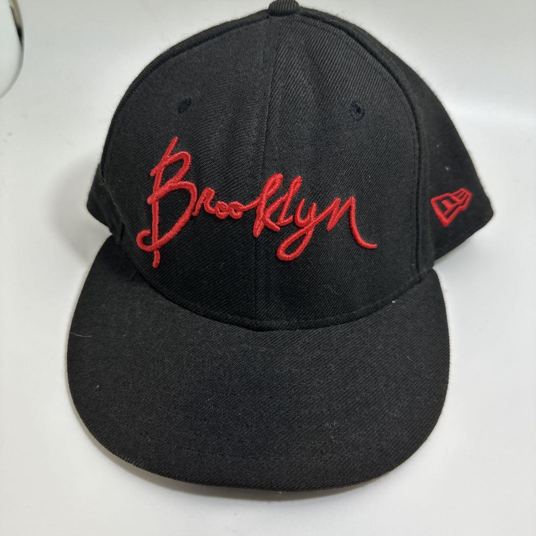 

[USED] New Era black script with red embroidery, worn only a few times