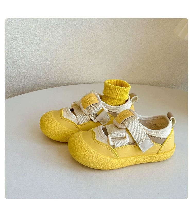 

Korean version of children s popular canvas shoes 2025 spring and summer new boys and girls hollow breathable sports shoes sweat sandals tide 21