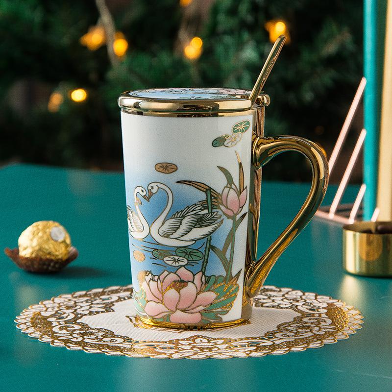 

European Style Floral And Butterfly Design Tea Cup With Lid Spoon For Women And Men Creative Couple Ceramic Mug 301-400ml
