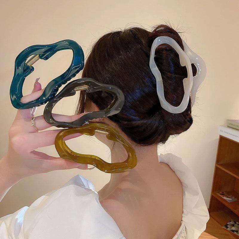 Irregular Hollow Out Hair Claws Clips for Women Girls Tortoiseshell Large Crab Shark Clamps Barrettes Clips Hair Accessories