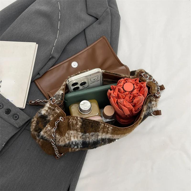 Small Soft Woolen Shoulder Bag for Women 2024 Winter Korean Fashion Female Chain Underarm Bag Handbags and Purses