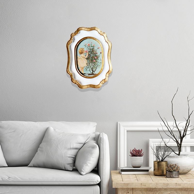 1Pc Desktop Ornaments Originality Wall Hanging Vintage Golden European Style Photo Frame Arrange The Table Resin