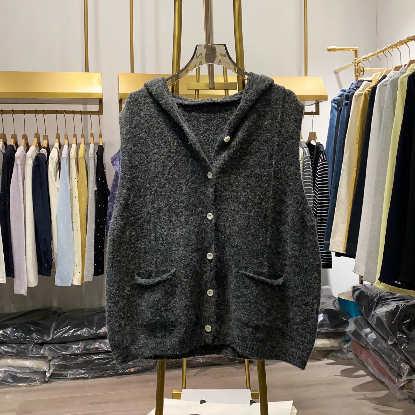 

DIMANAF 2025 Plus Size Autumn Women Solid Sleeveless Vest Sweaters Knitting Buttons Casual Style Loose Sweater One size