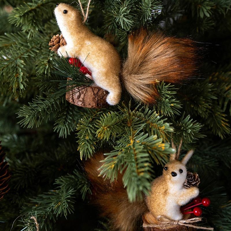 Simulated Christmas Squirrel Doll Pendant Courtyard Outdoor Garden Christmas Creative Decorations