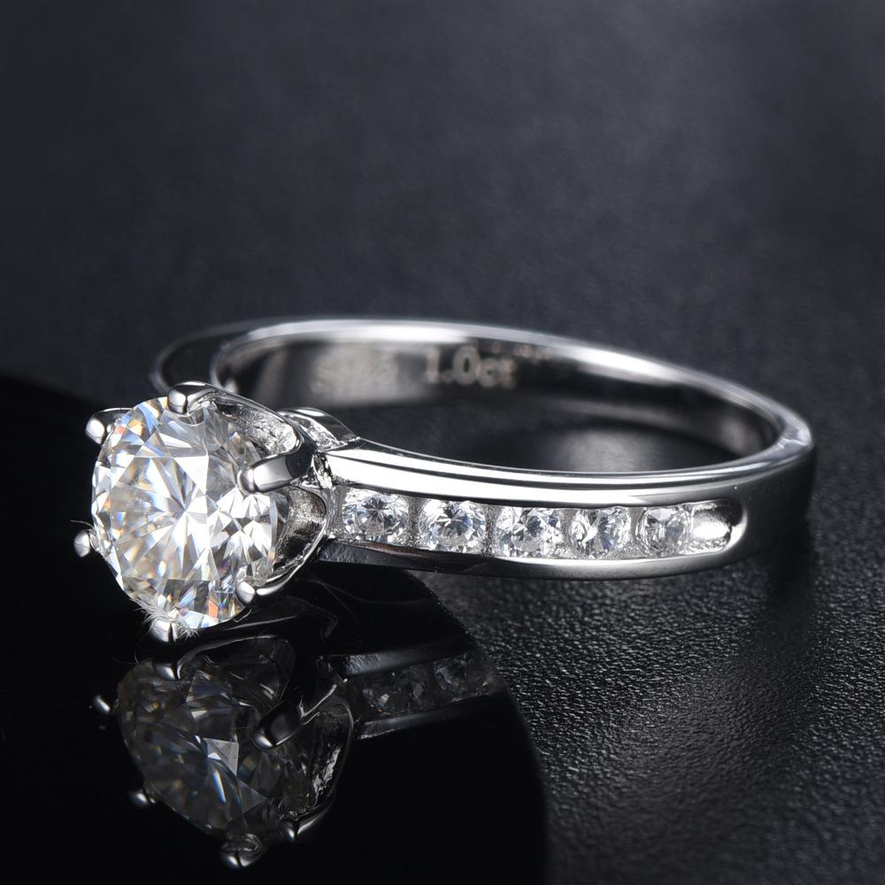 Lindon Kvinner Klassisk 925 Sterling Sølv Moissanite Ring Dame Smykker Bryllupsløfte Party Gift