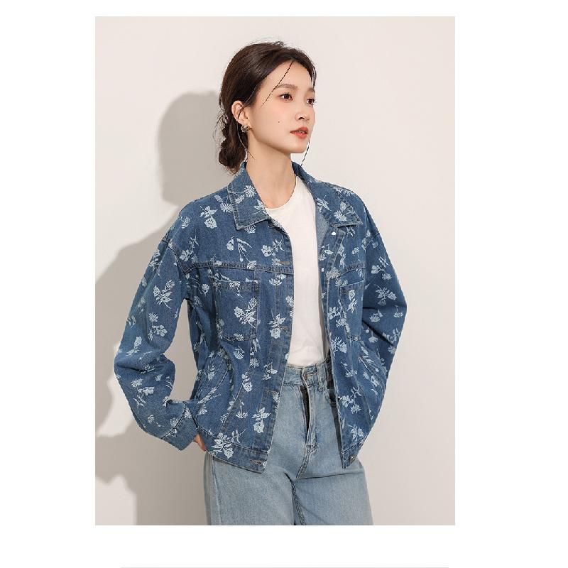 Vintage-style Short Denim Jacket with a Turn-down Collar for Women, 2026 Spring New Casual Jacket, Loose-fitting Top