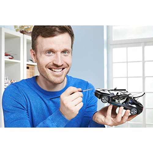 German Revell 1/24 scale BMW i8 plastic model