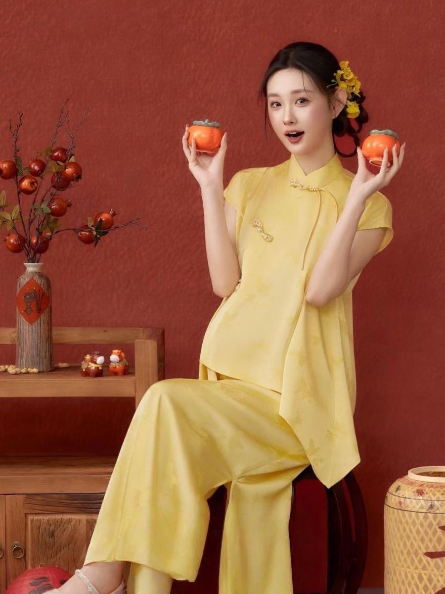 Retro New Year Horse Maternity Photoshoot Apparel: Elegant Chinese-Inspired Outfits for Pregnant Mothers One Size