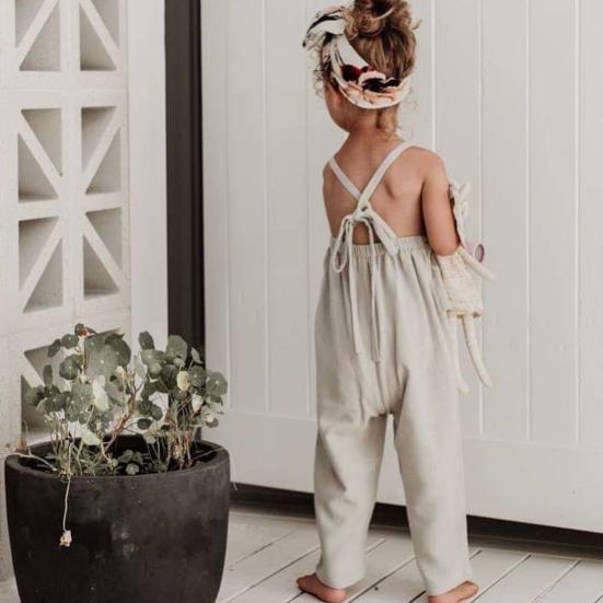 Latzhose Mädchen Jumpsuit Ärmellos - Leichter Sommer Strampler Mit Tasche