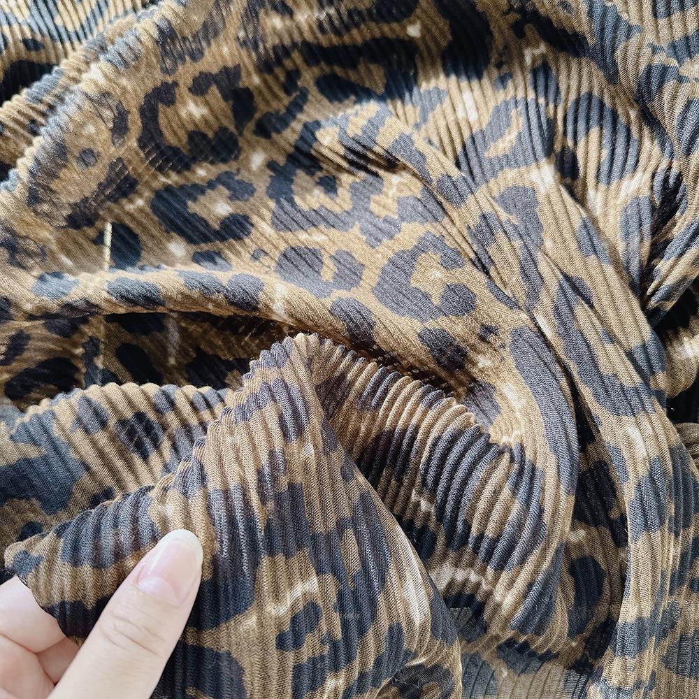 Leopard Print Scarf for Women Autumn and Winter Vintage Style Wrapped Around A Shawl for Warmth and Neck Protection