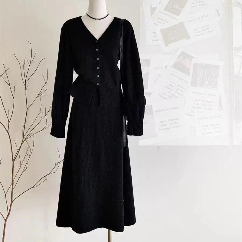 Women's Autumn and Winter Solid Colour Knitted Cardigan Skirt Two-piece Set