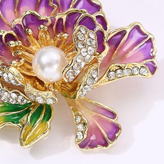 Alloy Brooch Imitation Pearls Inlaid Three Dimensional Flower Maple Design Pin Sweaters
