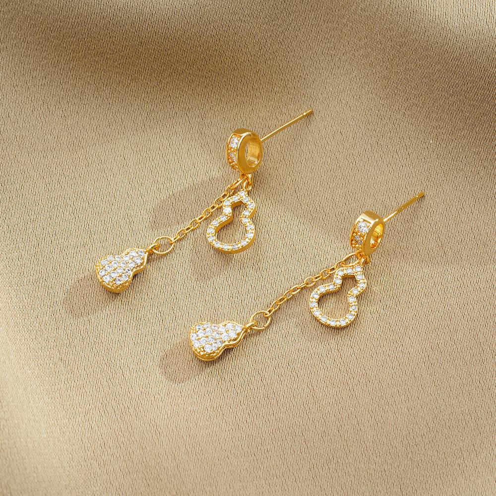 New Style Without Fading, Fashionable Gourd Tassel Light Luxury Simple Niche Design Women's Necklace Set