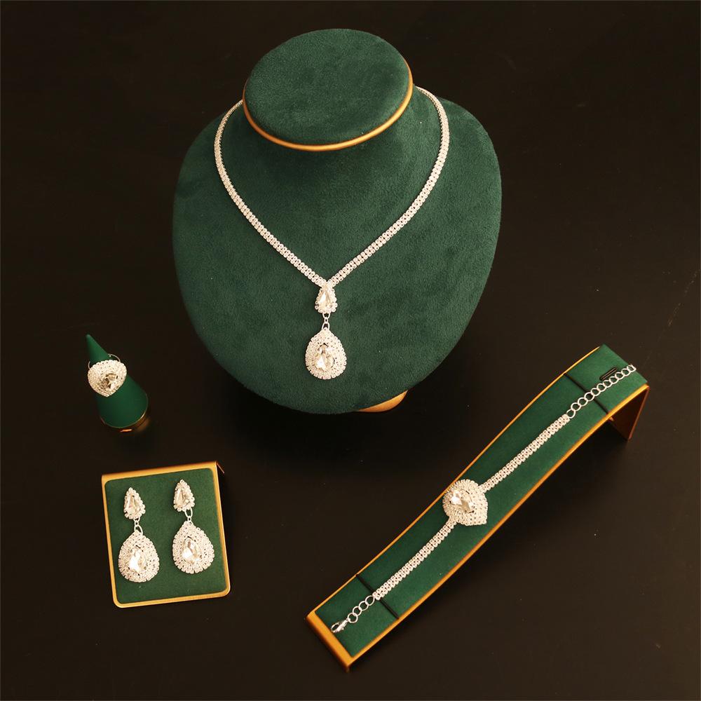 

European And American Red Water Drop Pendant Necklace Earrings Bracelet Set Shining Wedding Rhinestone Dinner Wedding Set Chain