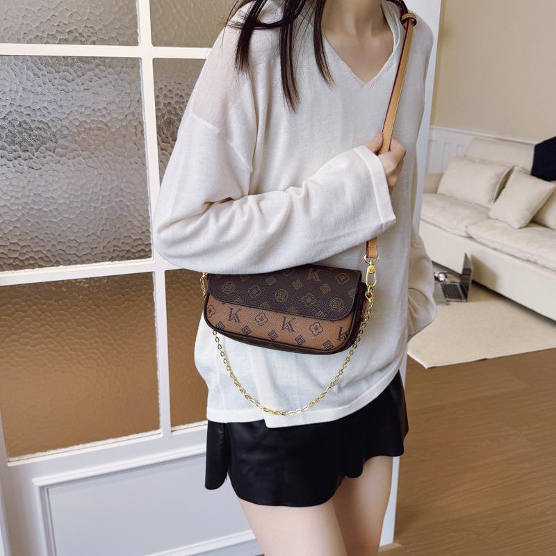 Bag Women's New Crossbody Small Square Bag Fashion Chain Single Shoulder Armpit Bag