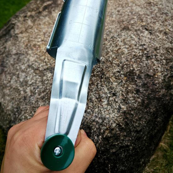 Plant Hole Digger for Planting Seeds And Bulbs Lightweight Garden Seeds Dispenser with Wooden Handle Handheld Tool for Tulip Daffodil Saffron